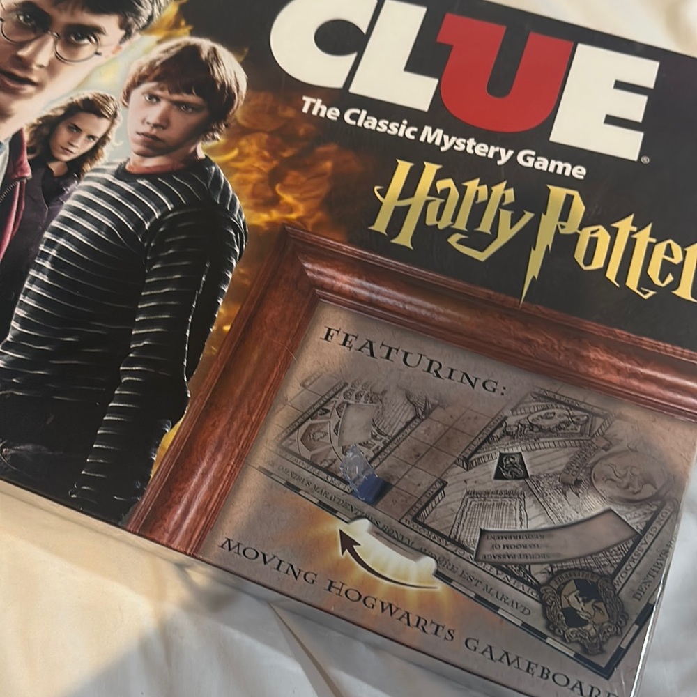 CLUE HARRY POTTER GAME! UNOPENED.